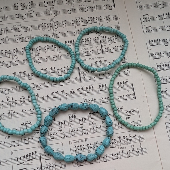 Turquoise Beaded Bracelet Set - Picture 3 of 5